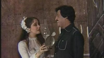 الراحل سمير غانم يحكي القصة الحقيقة لمشهد الشوكة والملعقة الشهير بمسرحية المتزوجون (فيديو)