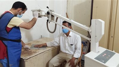 صحة المنيا: الكشف على 1700 مواطن خلال قافلة طبية بمنطقة الشيخ مسعود