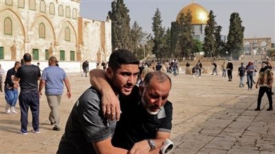 إصابة عدد من الفلسطينيين برصاص الاحتلال في محيط المسجد الأقصى