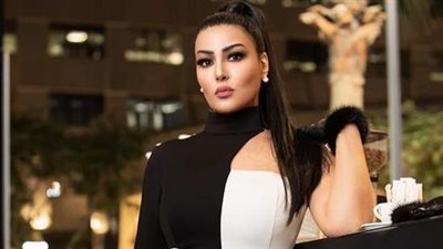 سمية الخشاب: 