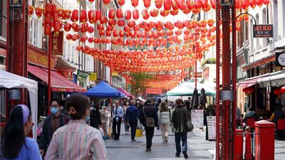 مبيعات التجزئة البريطانية تقفز 9.2% في أبريل مع عودة المتاجر