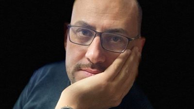 رامي هلال يكتب: قراءة في قصيدة رسالة إلى البحر الأخضر لـ عبد البر علواني