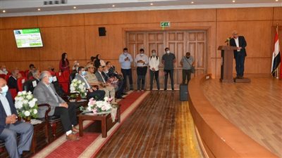 محافظ بورسعيد لوزير الزراعة: إحنا المحافظة الوحيدة اللي بنبيع اللحم البلدي بـ90 جنيه (صور وفيديو)