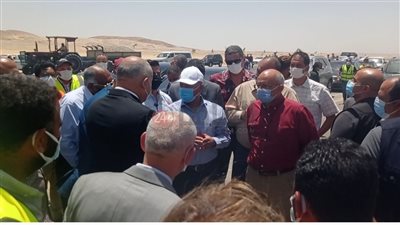 تقدر تكلفته بـ1.6 مليار جنيه.. وزير النقل يتابع تنفيذ محور الشهيد باسم فكري بقنا 