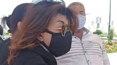 سماح أنور باكية: 