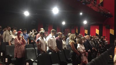 بحضور وزيرة الثقافة.. دقيقة حداد على روح سمير غانم بمسرحية 