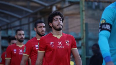محمد هاني يعود للأهلي أمام دجلة بعد انتهاء إيقافه