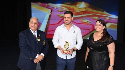 تكريم طارق صبري في مؤتمر الروتاري السنوي بمسرح الزمالك (صور)