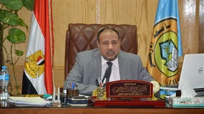 نائب رئيس جامعة الأزهر للوجه القبلي يجتمع بعمداء الكليات استعدادا لعقد الامتحانات 