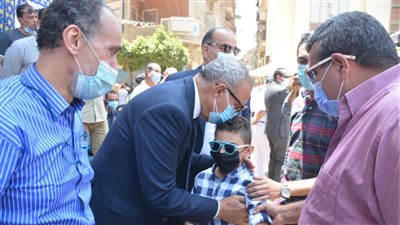 محافظ القليوبية يقدم واجب العزاء لأسرة الشهيد الرائد حسن سليمان بمسقط رأسه بطوخ (صور) 