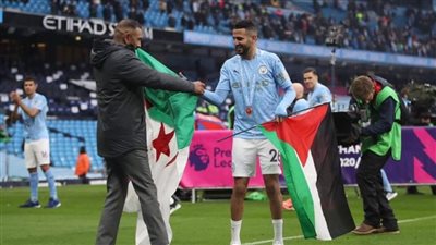 رياض محرز وميندي يدعمان القضية الفلسطينية بعد نهاية البريميرليج (صور)