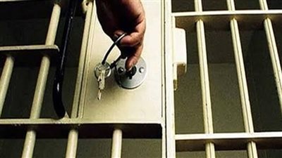 حطت السكينة على رقبتها.. المُشدد 3 سنوات لـ امرأة حاولت سرقت سيدة بالشرقية