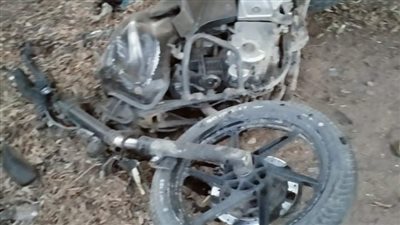 إصابة شخصين إثر حادث تصادم سيارة ودراجة بخارية بأسوان