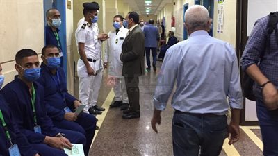 وفد حقوقي وإعلامي أجنبي يتفقد أوجه الرعاية الشاملة بسجن المنيا (فيديو)