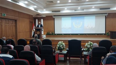 محافظ بورسعيد يتابع مستجدات أعمال توصيل المرافق بمشروعات الإسكان الاجتماعي