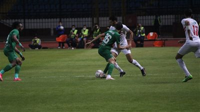بعد مرور 15 دقيقة.. الزمالك يبحث عن هدف التعادل أمام المصري 