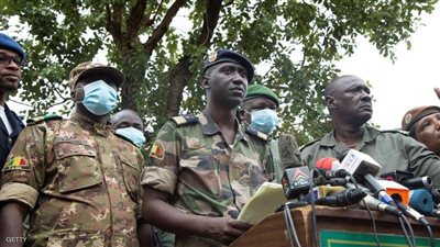 سلطات الانقلاب في مالي تعلن تجريد القادة الانتقاليين من صلاحياتهم