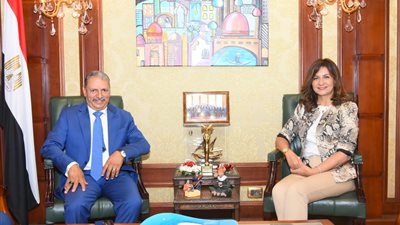 وزيرة الهجرة تستقبل وكيل لجنة الدفاع والأمن القومي بالنواب لمناقشة التواصل مع المصريين في الخارج