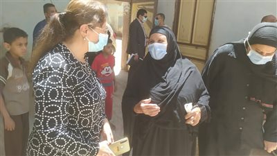 القومي للمرأة بسوهاج يطلق حملة توعية بأهمية التطعيم بلقاح كورونا (صور)