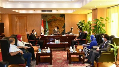 محافظ الفيوم يوجه بتطعيم المدرسين المشرفين على امتحانات الثانوية العامة