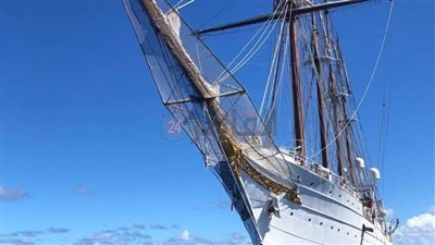 قناة السويس تستعد لعبور السفينة التاريخية 