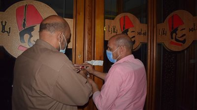 محافظ الفيوم: إغلاق 18 منشأة تجارية لعدم الإلتزام بالإجراءات الاحترازية