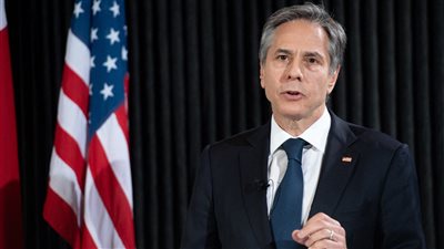 وزير الخارجية الأمريكي يصل إلى القاهرة لإجراء محادثات حول تثبيت الهدنة في غزة
