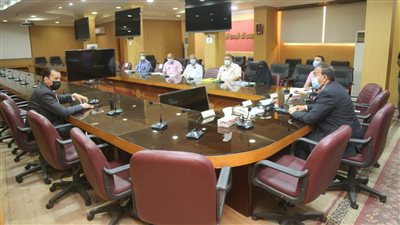 محافظ كفر الشيخ يوجه بشن حملات تموينية على الأسواق ومحلات الجزارة والمخابز