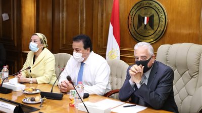 اجتماع لوزيري التعليم العالي والبيئة ومحافظ جنوب سيناء لمناقشة مقترح الهوية البصرية لشرم الشيخ