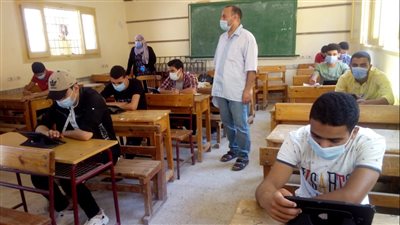 99.96 % من طلاب الثانوية العامة بالبحيرة تمكنوا من أداء الامتحان التجريبي