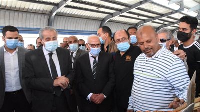 وزير التموين يتابع سير العمل بسوق العصر ببورسعيد