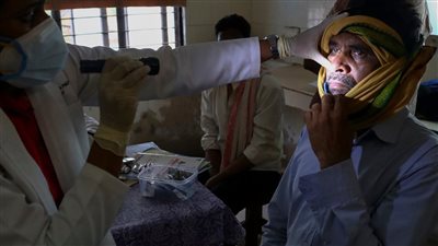 مصدر طبي: اكتشاف أول حالتي إصابة بالفطر الأسود في أسوان (خاص)