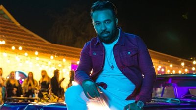 الجزائري قادر الجابوني يعيش حالة فرح في كليب 