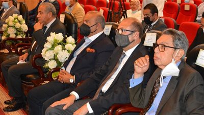 محافظ بورسعيد: المحافظة لم تشهد أي أزمات تموينية خلال الـ5 سنوات الماضية (صور)