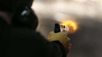 أمين شرطة يطلق النار على شخصين بشبين القناطر