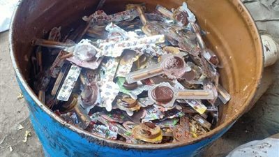 غلق مصنع شوكولاتة بالقناطر الخيرية (صور)