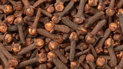  يؤخر علامات الشيخوخة.. فوائد القرنفل لبشرة صحية