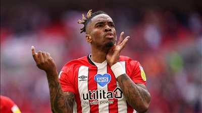 هداف برينتفورد يتوعد أندية البريميرليج الموسم المقبل