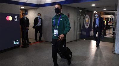 وصول طاقم حكام نهائي دوري أبطال أوروبا لملعب الدراجاو 