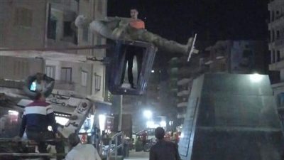 رفع تمثال الشهيد أحمد منسي من مكانه بالشرقية (صور)