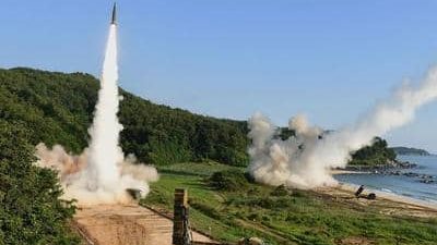 البحرية الأمريكية تختبر صاروخًا يفوق سرعة الصوت