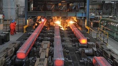 مخاوف من سيطرة رجال الأعمال وانتهاء الصناعة الوطنية.. كيف يؤثر إغلاق شركة الحديد والصلب المصرية على أسعار السوق؟