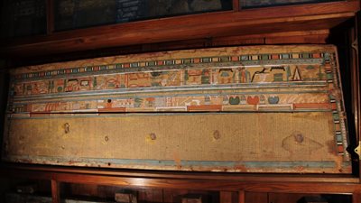 الآثار تكشف حقيقة نقل الجزء الخارجي لتابوت 