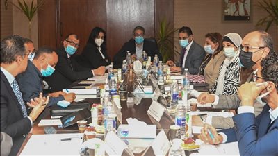 خالد العناني يناقش آليات ومقترحات الترويج السياحي لمصر