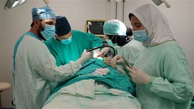 استغرقت 8 ساعات.. نجاح عملية دقيقة لشاب في الإسكندرية (صور)