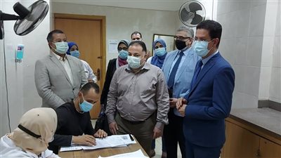  تطعيم أعضاء هيئة التدريس والعاملين بجامعة بنها بلقاح كورونا (صور) 