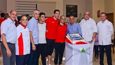 احتفالية خاصة للاعب أحمد الأحمر في نهاية معسكر منتخب اليد (صور)