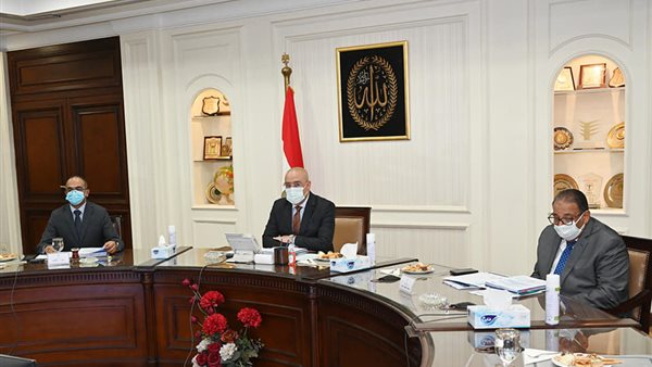 جانب من اجتماع وزير