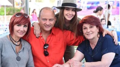 الموت يفجع نانسي عجرم في حماتها