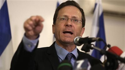 الإعلام العبري: الرئيس الإسرائيلي يعقد لقاءً سريًا مع العاهل الأردني في عمان 